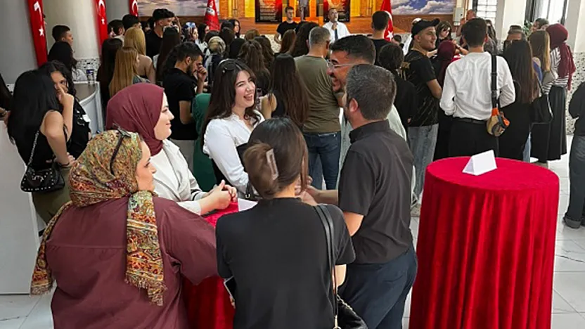 TOKİ Sosyal Bilimler Lisesi'nde Mezunlar Günü Düzenlendi
