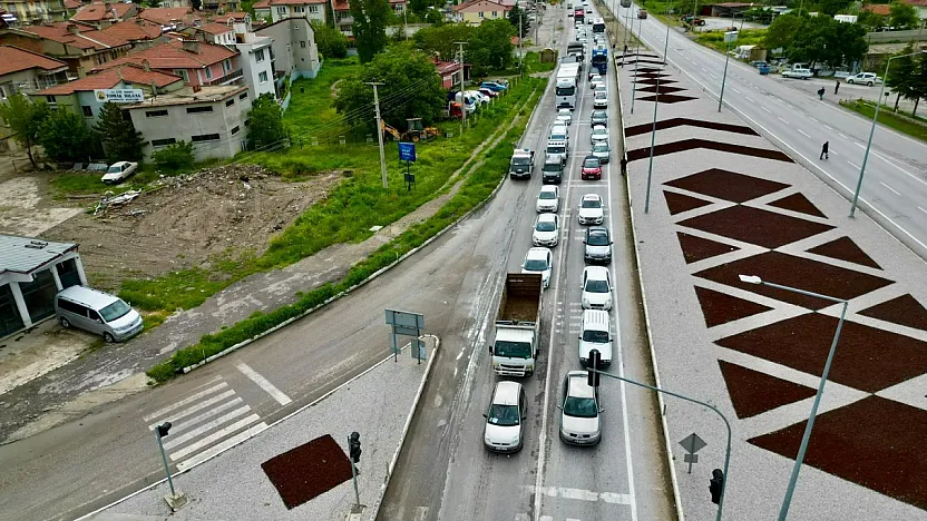 Trafik Yoğunluğu Afyonkarahisar'da Etkisini Gösterdi
