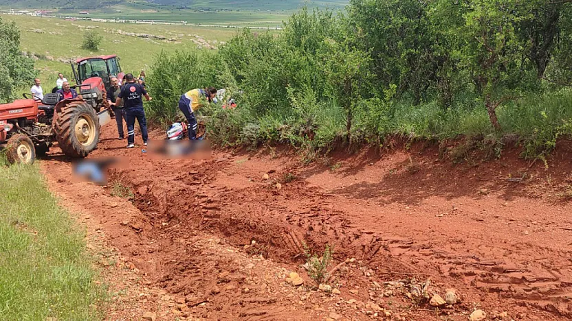 Traktör Devrildi: 1'i Çocuk 2 Kişi Öldü