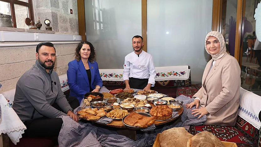 TRT'nin Sevilen Programı Afyon'da Çekildi: Vali Yiğitbaşı Mutfağa Girdi