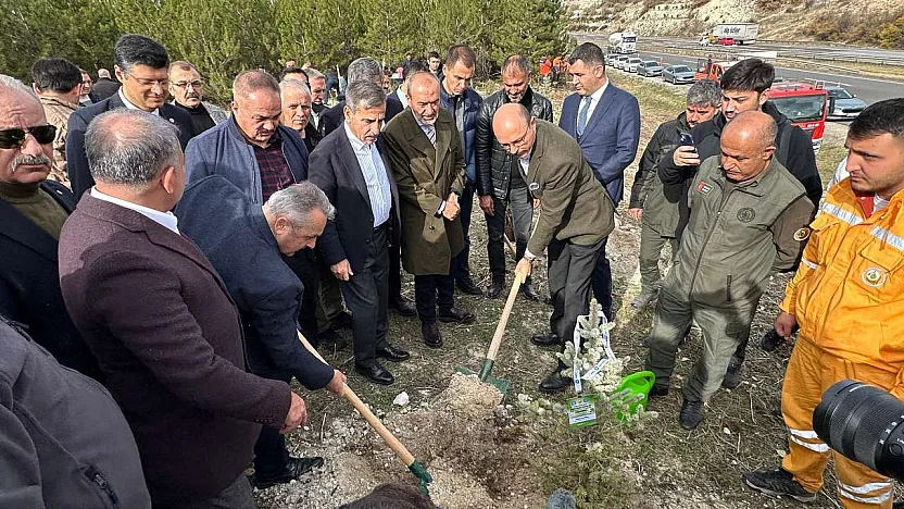 Türk Eğitim-Sen'den Şehit Öğretmenlere Vefa
