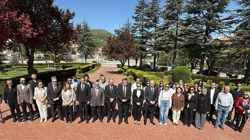 'Türkiye'de Yerli İlaç Üretimi Ulusal Bir Hedef Olarak Zorunludur'