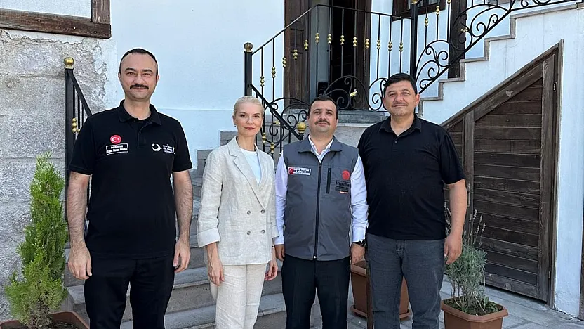 Ünlü Sunucu Pelin Çift, Zafer İçin Afyon'da