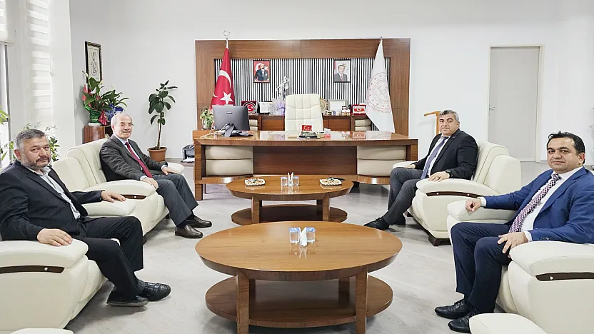 Ünlü Yazardan, Müdür Sünnetci'ye Ziyaret