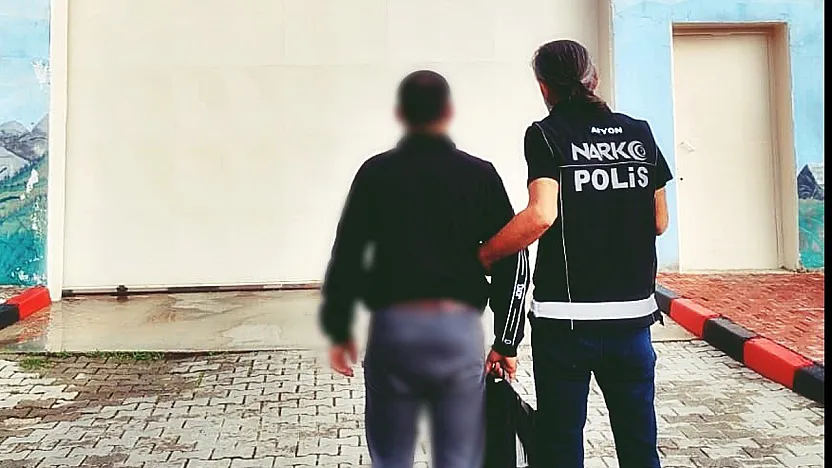 Uyuşturucu Ticareti Suçundan Aranan Şahsı Polis Yakaladı