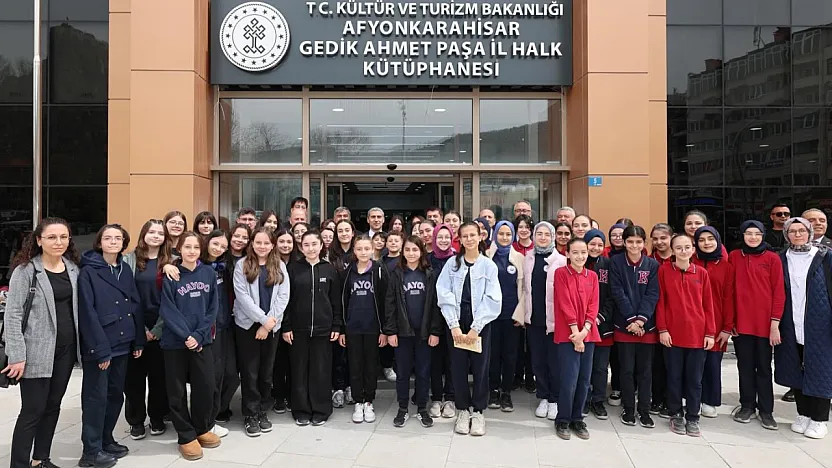 Vali Aktaş, Geleceğin Bilim İnsanlarıyla Bir Araya Geldi