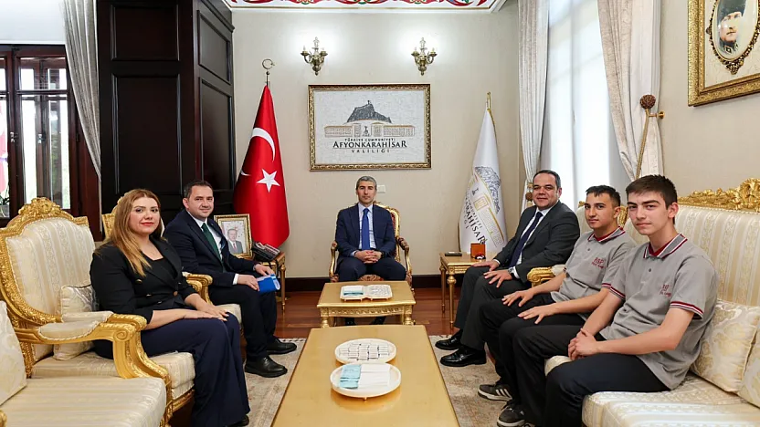 Vali Aktaş, Şampiyon Koleji Tebrik Etti