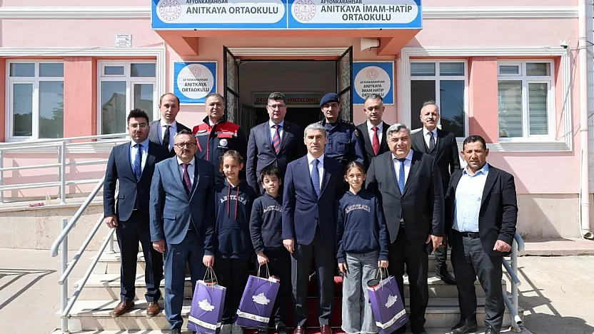 Vali Aktaş'tan, Anıtkaya'da Tohum Desteği