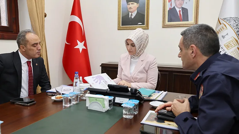 Vali Yiğitbaşı, Bakan Yerlikaya ile toplantıya katıldı