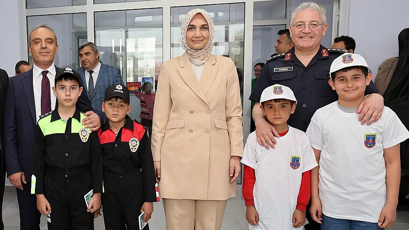 Vali Yiğitbaşı, Çobanlar'da Gençlerle Bir Araya Geldi