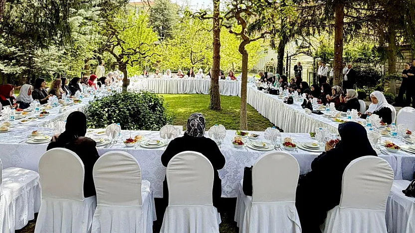 Valilik Konutu'nda Yürekleri Isıtan Buluşma