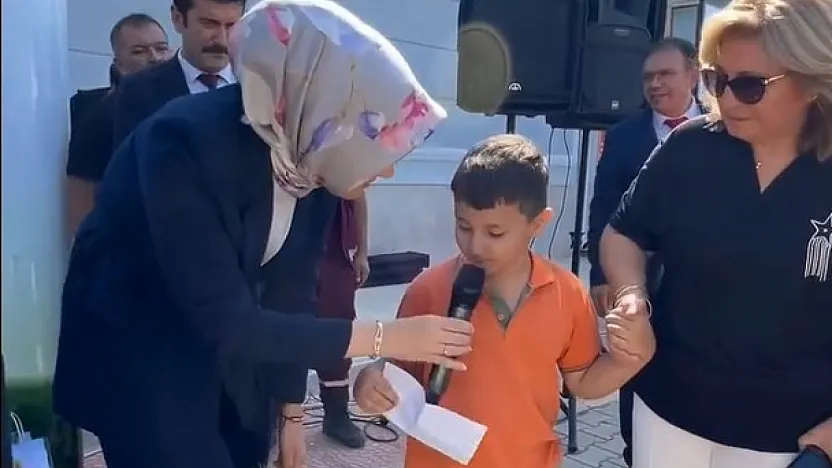Valiye Özel Şiir, Sosyal Medyayı Salladı