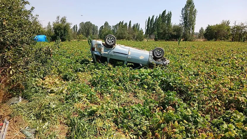 Virajı Alamayan Otomobil Tarlaya Uçtu: 1 Yaralı