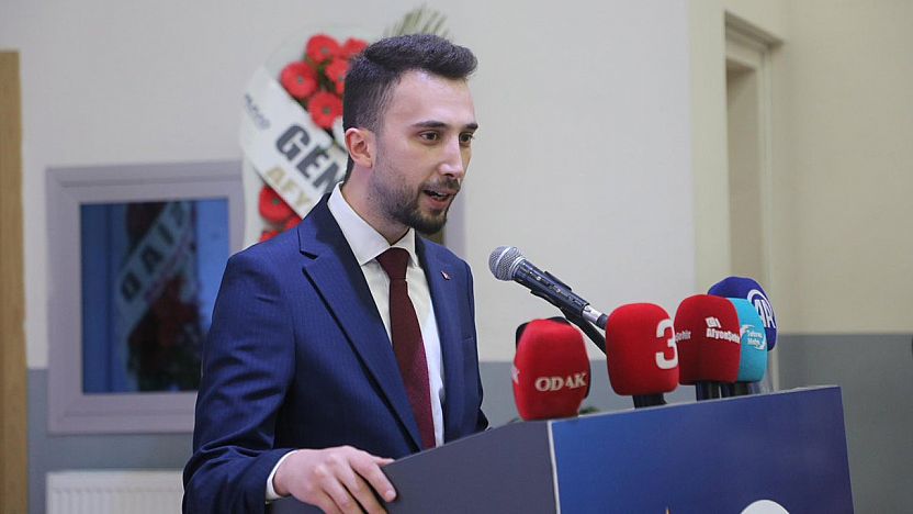 'Yangını Çıkaran Belli, FETÖ İle Kucaklaşan Belli'