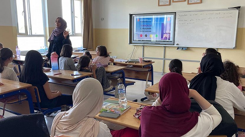 Yaz Kur'an Kurslarında Seminerler Veriliyor