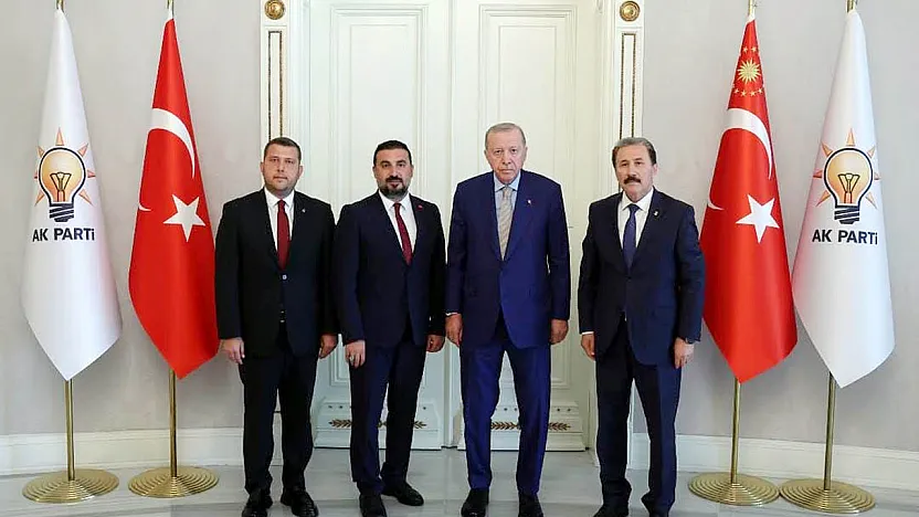 Yeni Başkan ve Başkan Adayları Reis İle Yanyana