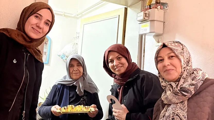 Yeniden Refah Partisi Kadın Kolları, Afyon'da Erbakan'ın mektubunu iletti
