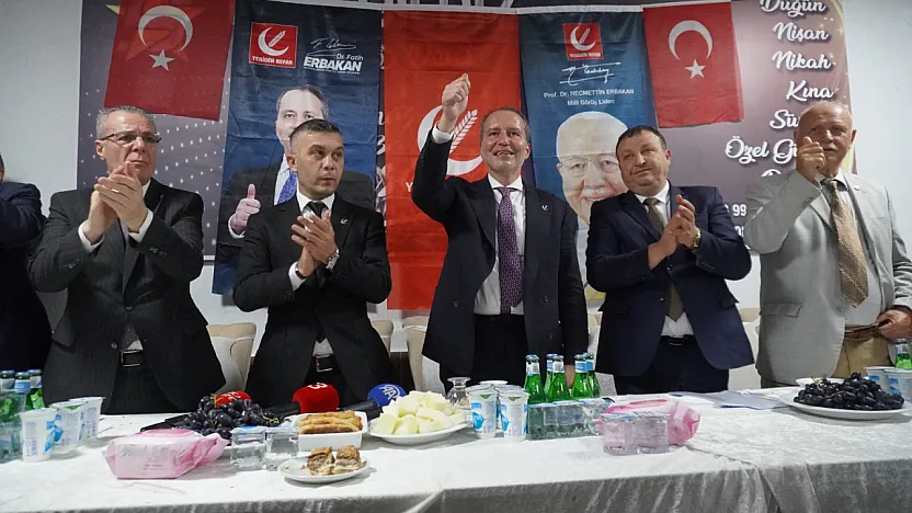 Yeniden Refah Partisi Lideri Erbakan'ın Programlarında Hangi Siyasiler Vardı?