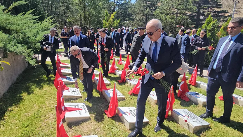 Yüzbaşı Agâh Ve Silah Arkadaşları Dualarla Anıldı