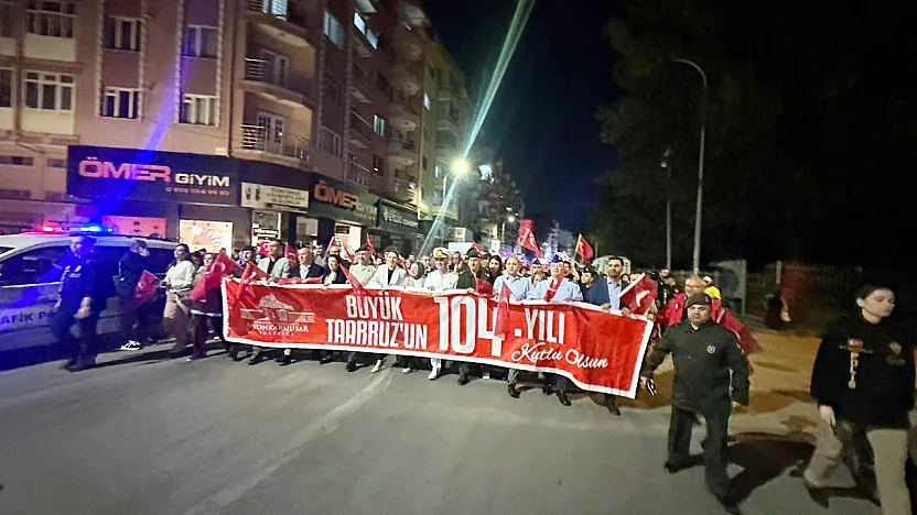 Zafer Coşkusu Fener Alayı İle Şenlendi