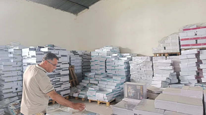 Ziller Çalmadan Bakanlık Kitaplar Afyon'a Gönderildi