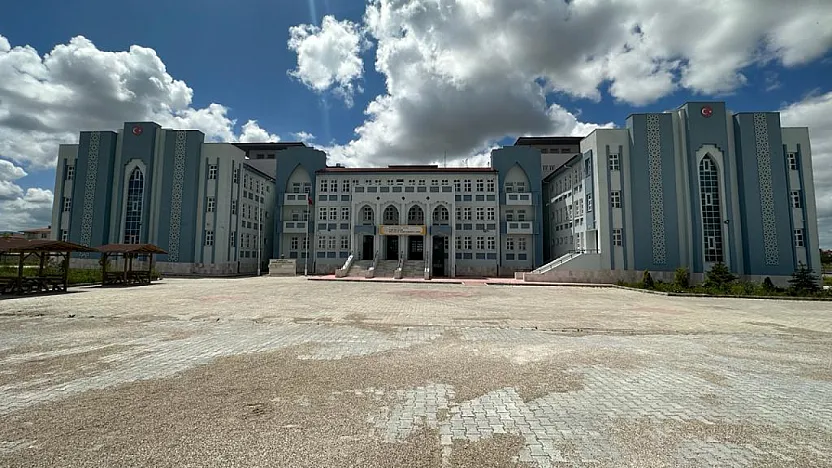 Zübeyde Hanım Kız Meslek Lisesi'nde Korkutan İddia! 5 Öğrenci Hastanede