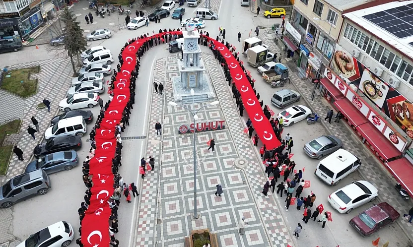 150 Metrelik Dev Bayrakla Sevgi Yürüyüşü