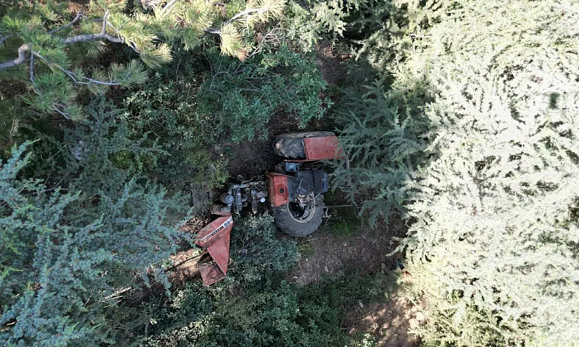 30 Metrelik Uçuruma Yuvarlanan Traktörden Sağ Çıktılar