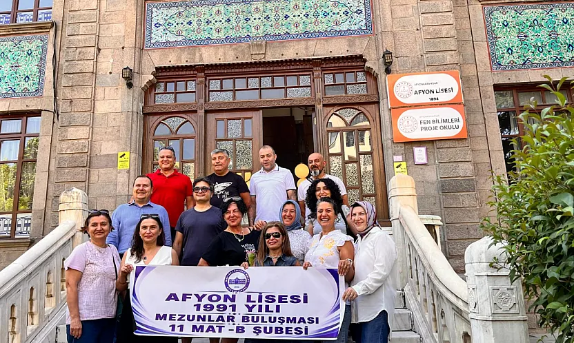 35 Yıl Sonra Buluştular: Afyon Lisesi 1991 Mat-B Mezunları Bir Araya Geldi