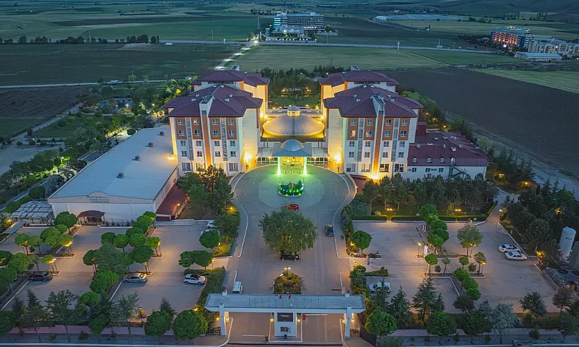 36 Bin TL Ödediler, Aç Yattılar! Afyon'daki Termal Tatil Kabusa Döndü