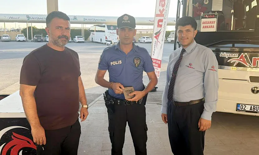 4,5 Milyonluk Altın Buldu, Sahibine İade Etti