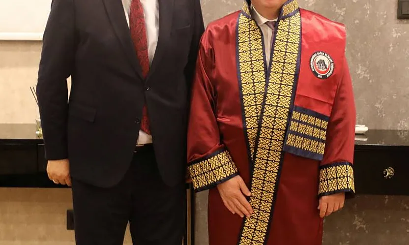 AFSÜ'de Yeni Kadrolara Atanan 11 Akademisyen Cübbe Giydi