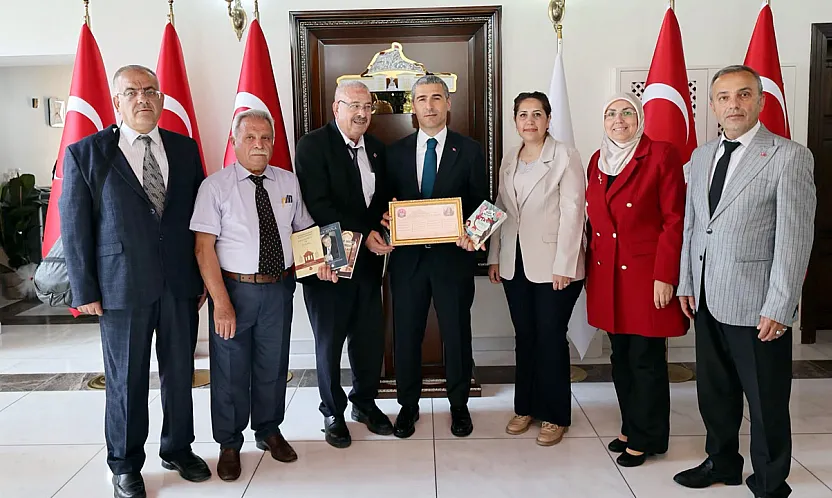 AFYAŞAD'dan Vali Aktaş'a Şiirli Hediye