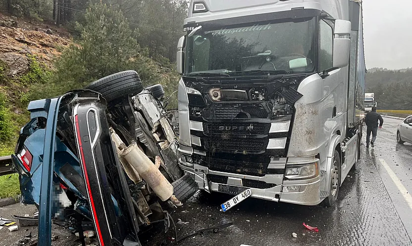 Afyon'a Eğitime Gelen Maliyeciler Kaza Yaptı: 1 Kişi Öldü