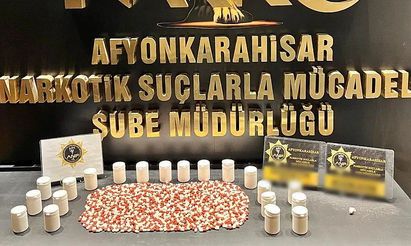 Afyon'da 1040 Adet Sentetik Ecza Ele Geçirildi