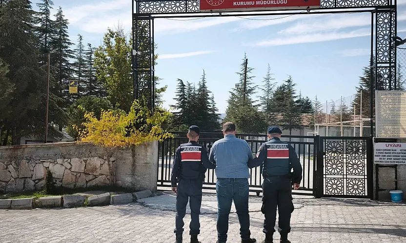 Afyon'da Aranan 50 Kişi Yakalandı, 15'i Tutuklandı