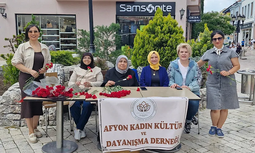 Afyon'da AVM'ye Gelen Babalara Sürpriz!