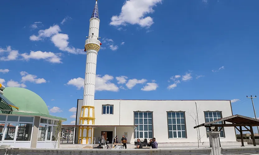 Afyon'da Battalgazi Camii Gönüllere Hitap Ediyor