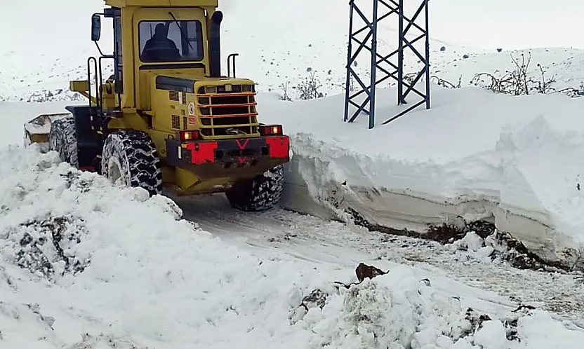 Afyon'da Böyle Kar Yağan Yerler de Var