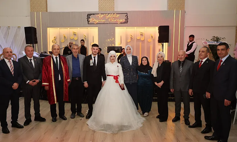 Afyon'da Düğün Törenine Protokol Akını