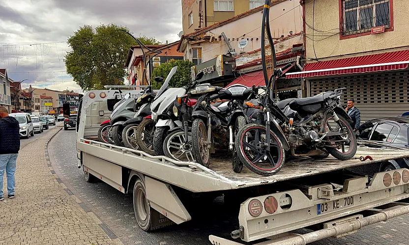 Afyon'da Emniyet Düğmeye Bastı! 52 Motosiklet Toplandı