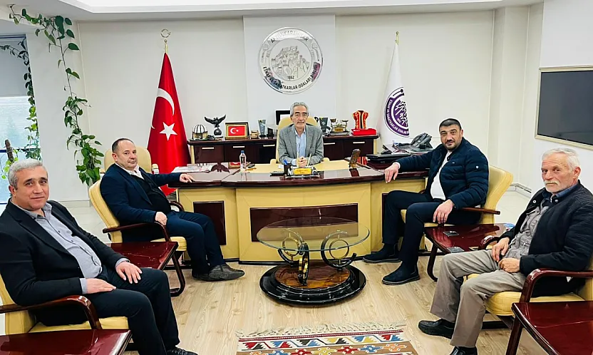 Afyon'da Esnaf Seçimi Öncesi Sürpriz Buluşma: 4 Aday Aynı Masada, Başkan Yok!