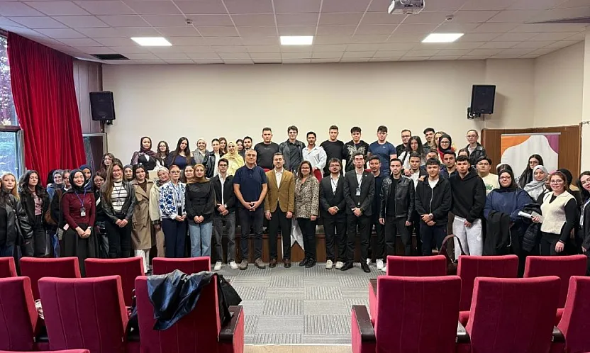 Afyon'da Gençlere Dünyanın Kapısını Açan Eğitim