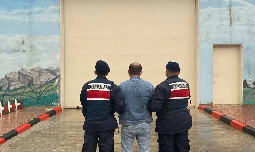 Afyon'da Jandarma 25 Aranan Şahsı Yakaladı