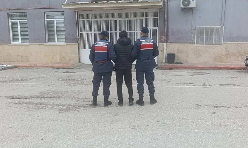 Afyon'da Jandarma 50 Kişiyi Yakaladı, 8'i Tutuklandı