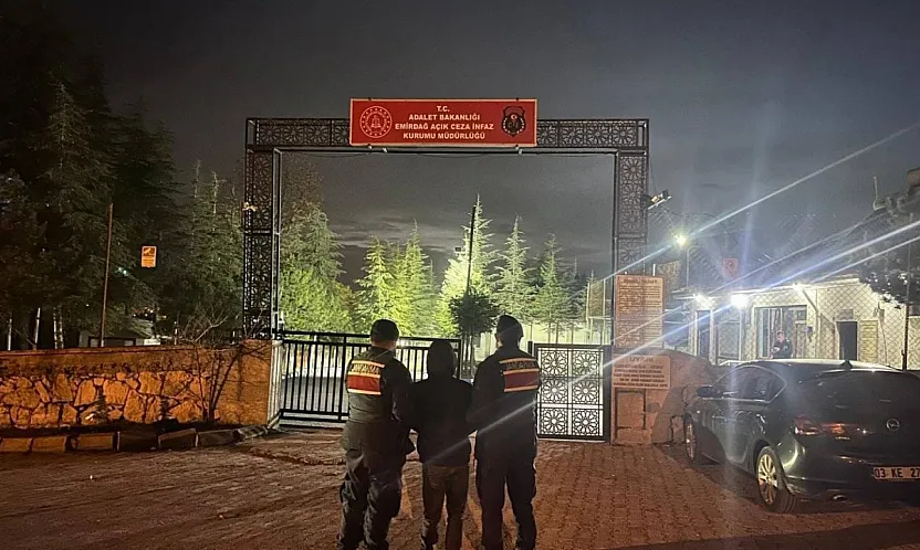 Afyon'da Jandarma Devriyeleri 42 Kişi Yakaladı… 8 Kişi Tutuklandı