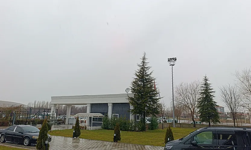 Afyon'da Kar Yağışı Başladı, Sıcaklıklar Eksi 3'e Düşüyor!