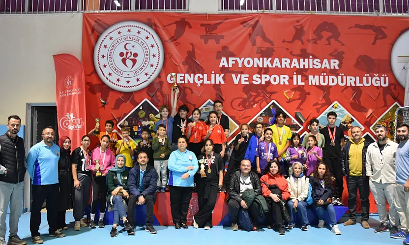 Afyon'da Masa Tenisi'nde Kıyasıya Mücadele