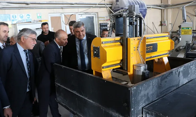 Afyon'da Meslek Lisesi'nde Lazer Kesim Atölyesi Açıldı