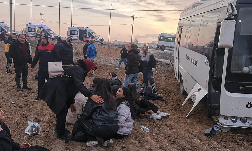 Afyon'da Öğrenci Servisi Kazası: 18 Yaralı! Olay Yerinden İlk Bilgiler…